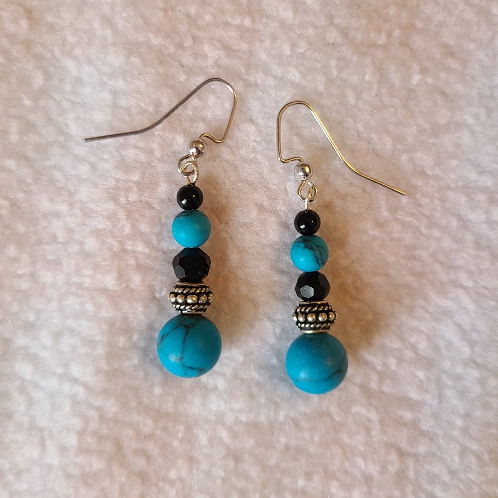 ⭐️3/$14 Turquoise Beaded Earrings